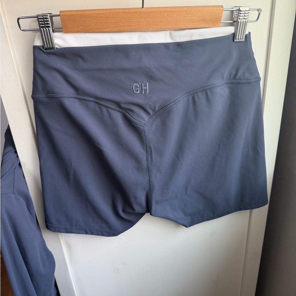 Like New! Gold Hinge Slate Blue Active Bra and Bike Shorts w/ Matching Jacket - Picture 5 of 12